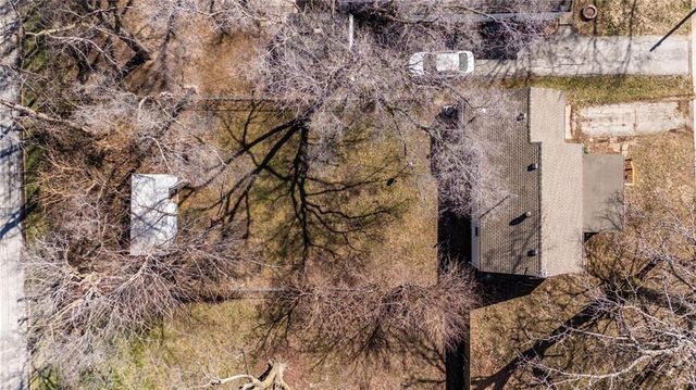 1807 W Main Street, Blue Springs, MO 64015