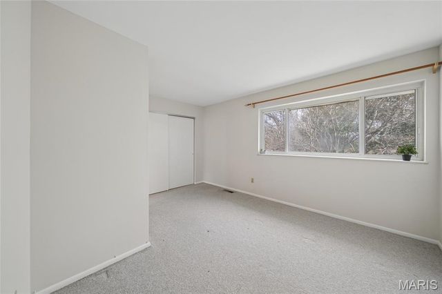 140 Burtonwood Drive, Ballwin, MO 63011