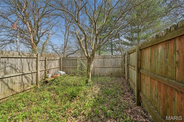 140 Burtonwood Drive, Ballwin, MO 63011