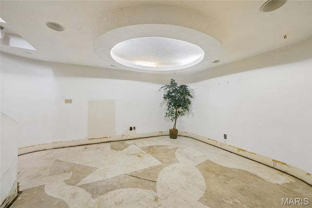 140 Burtonwood Drive, Ballwin, MO 63011