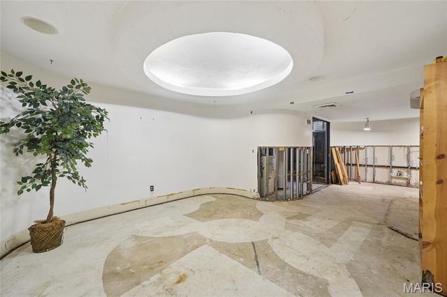 140 Burtonwood Drive, Ballwin, MO 63011