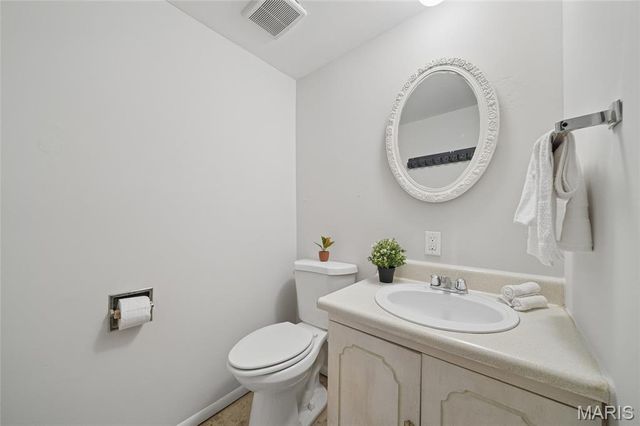 140 Burtonwood Drive, Ballwin, MO 63011