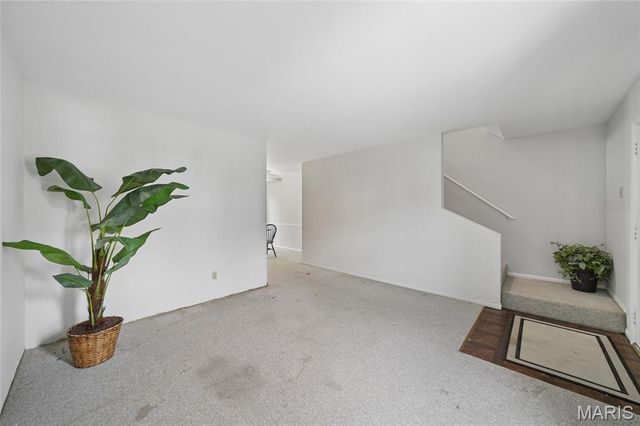 140 Burtonwood Drive, Ballwin, MO 63011