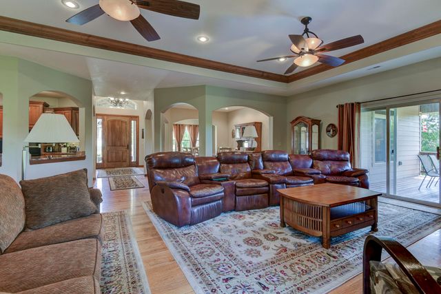 149 South Drive, Branson, MO 65616