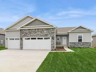 6607 Lake Ridge Avenue, Des Moines, IA 50320