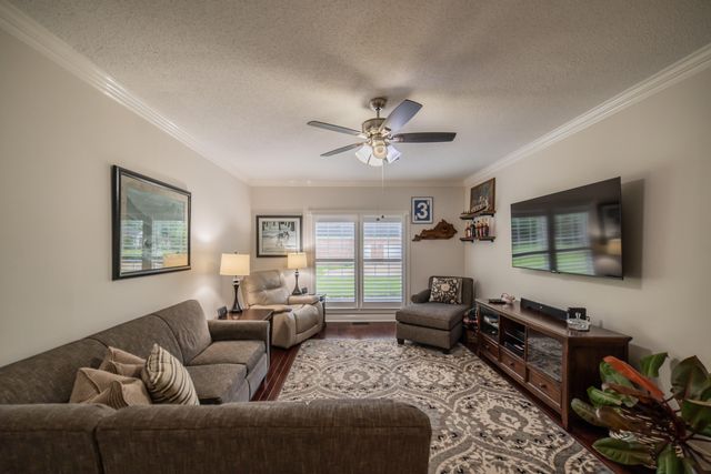 6429 Stinespring Drive, Paducah, KY 42001
