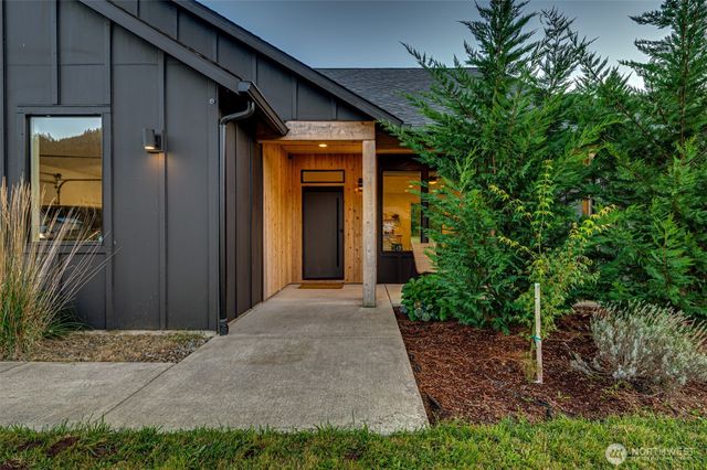 192 Stuart Field Lane, Ariel, WA 98603