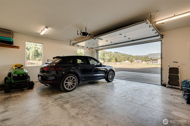 192 Stuart Field Lane, Ariel, WA 98603