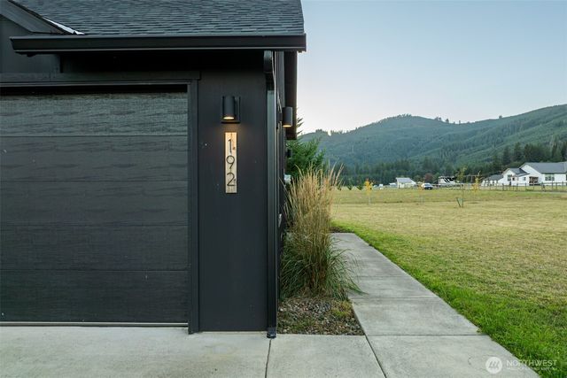 192 Stuart Field Lane, Ariel, WA 98603