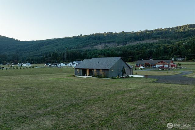 192 Stuart Field Lane, Ariel, WA 98603