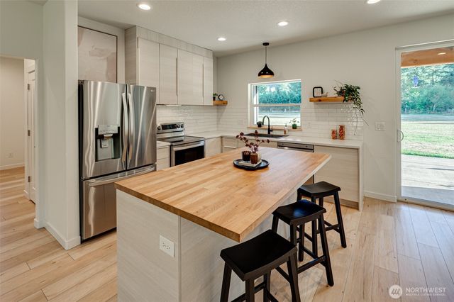 192 Stuart Field Lane, Ariel, WA 98603