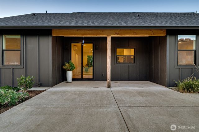 192 Stuart Field Lane, Ariel, WA 98603