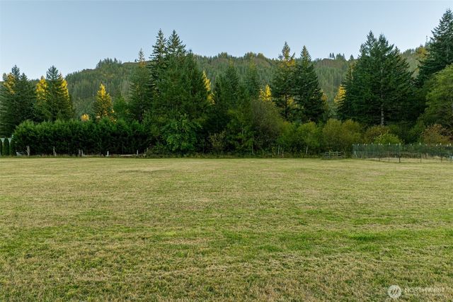 192 Stuart Field Lane, Ariel, WA 98603