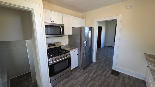 3017 S Clinton Street, Fort Wayne, IN 46806