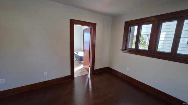 3017 S Clinton Street, Fort Wayne, IN 46806