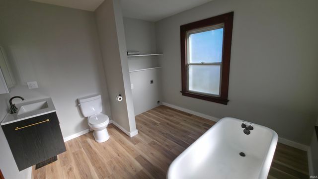 3017 S Clinton Street, Fort Wayne, IN 46806