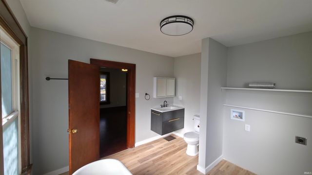 3017 S Clinton Street, Fort Wayne, IN 46806