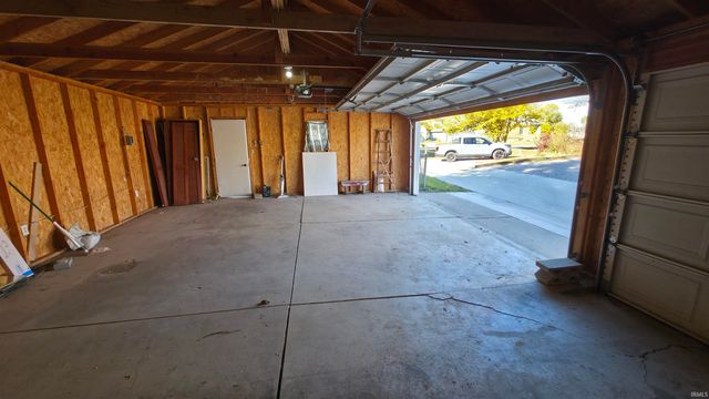 3017 S Clinton Street, Fort Wayne, IN 46806