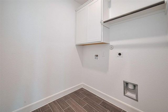 1051 Comal Trail, Dayton, TX 77535