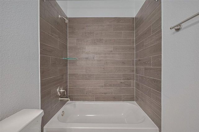 1051 Comal Trail, Dayton, TX 77535