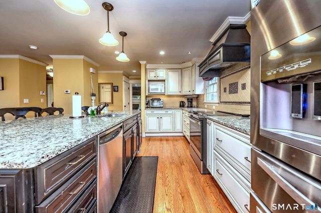 923 Garden Road, Orange, CT 06477