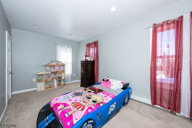 32 Newfield St, East Orange City, NJ 07017