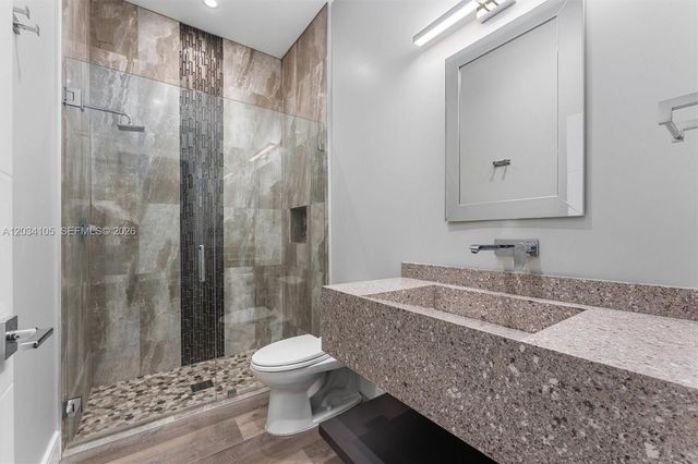 2431 NE 20th Ave, Lighthouse Point, FL 33064