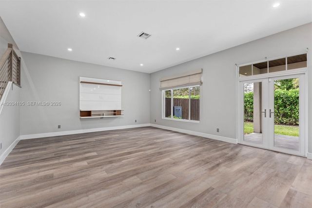 2431 NE 20th Ave, Lighthouse Point, FL 33064