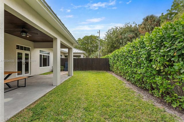 2431 NE 20th Ave, Lighthouse Point, FL 33064