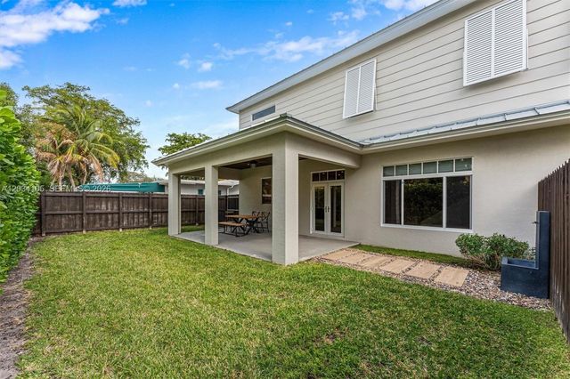 2431 NE 20th Ave, Lighthouse Point, FL 33064