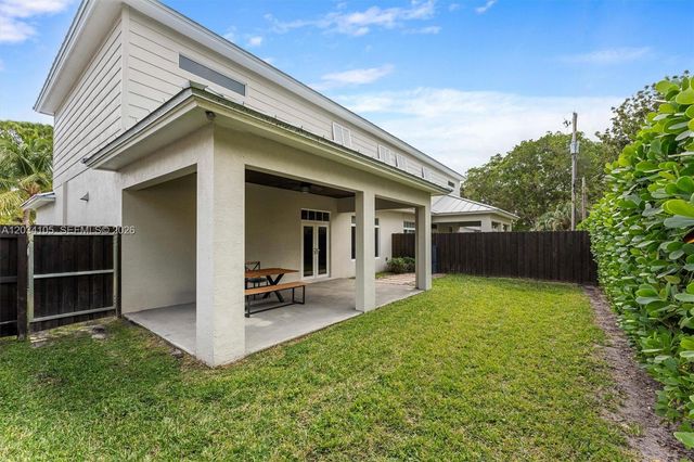 2431 NE 20th Ave, Lighthouse Point, FL 33064