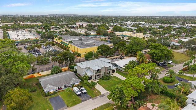 2431 NE 20th Ave, Lighthouse Point, FL 33064
