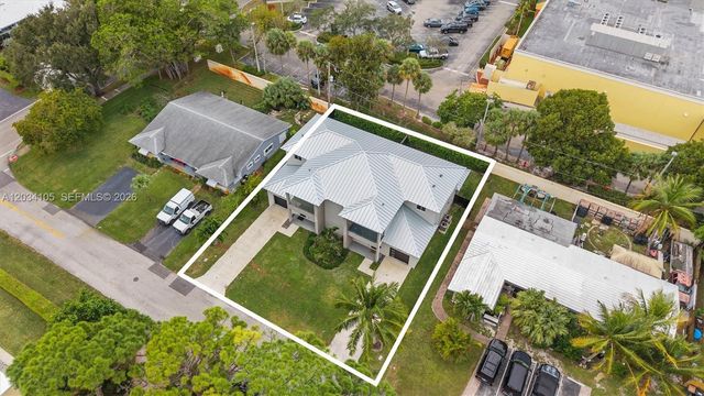 2431 NE 20th Ave, Lighthouse Point, FL 33064