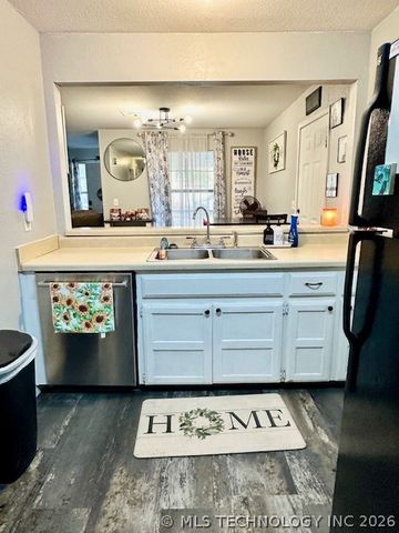 724 S Lake Avenue, Okmulgee, OK 74447