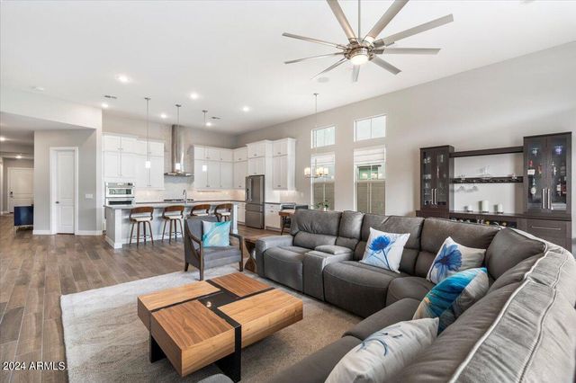 21127 W MINNEZONA Avenue, Buckeye, AZ 85396