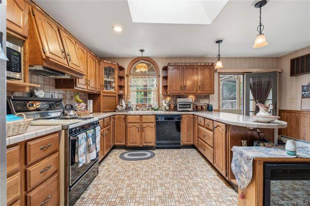 2473 New York Avenue, Melville, NY 11747
