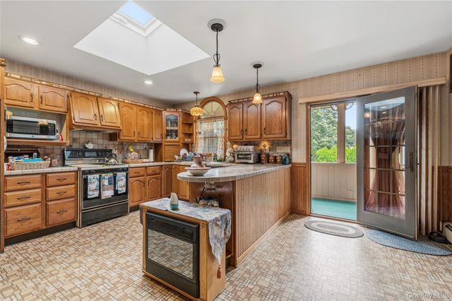 2473 New York Avenue, Melville, NY 11747