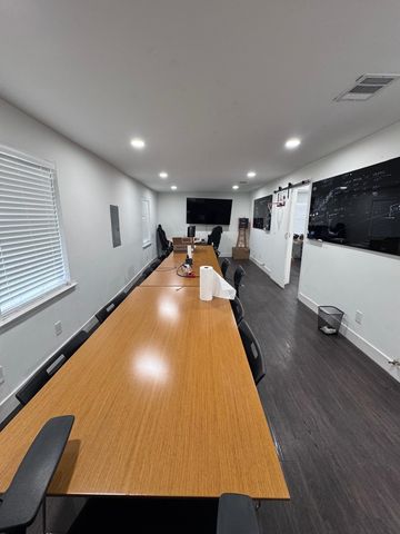 725 Hilltop Circle, Desoto, TX 75115