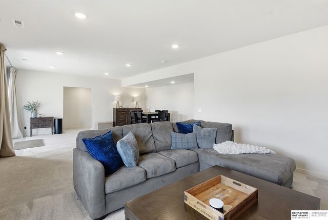 11019 N 170th Street, Bennington, NE 68007