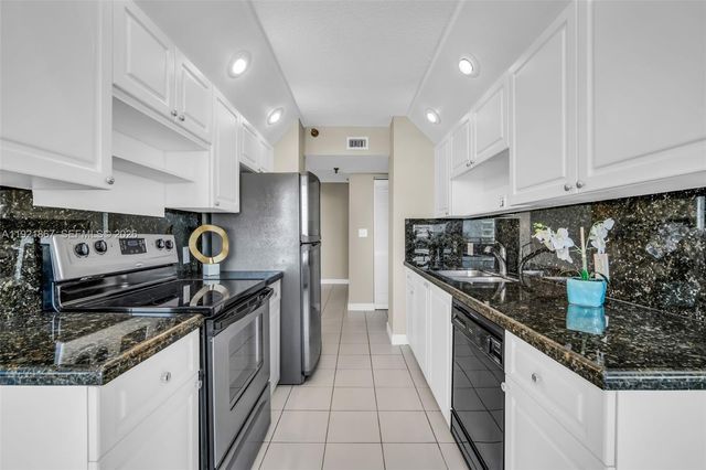 1500 N Ocean Blvd 502, Pompano Beach, FL 33062