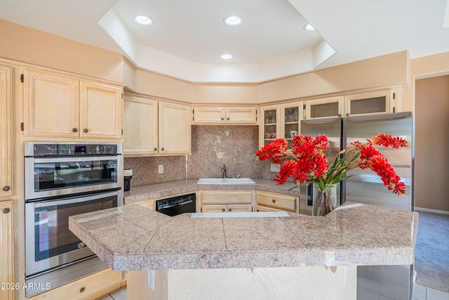 1054 E SHANGRI LA Road, Phoenix, AZ 85020