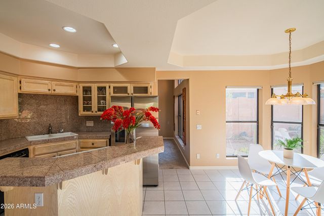 1054 E SHANGRI LA Road, Phoenix, AZ 85020