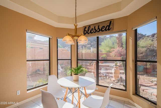 1054 E SHANGRI LA Road, Phoenix, AZ 85020