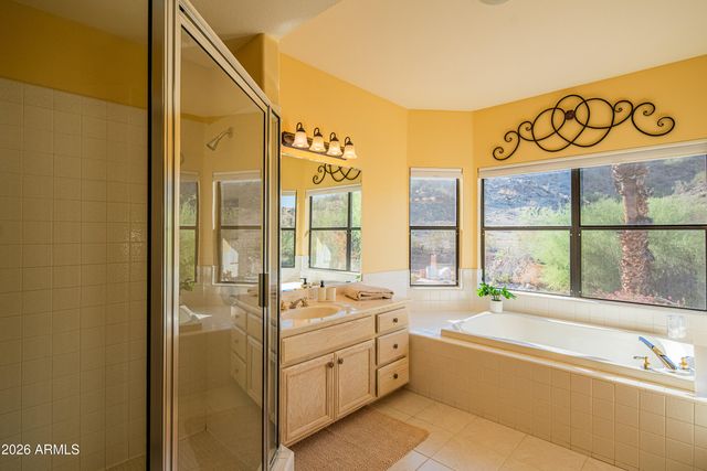 1054 E SHANGRI LA Road, Phoenix, AZ 85020