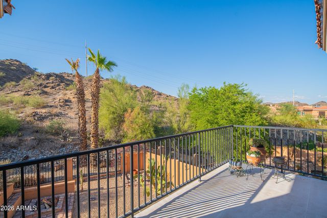 1054 E SHANGRI LA Road, Phoenix, AZ 85020