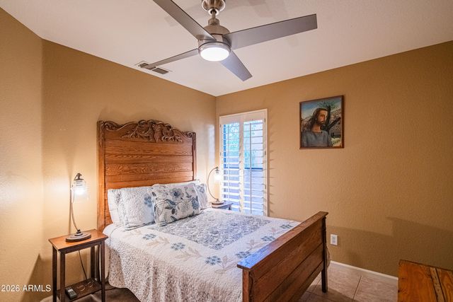 1054 E SHANGRI LA Road, Phoenix, AZ 85020