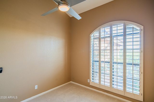 1054 E SHANGRI LA Road, Phoenix, AZ 85020