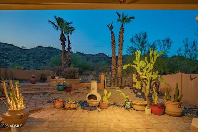 1054 E SHANGRI LA Road, Phoenix, AZ 85020