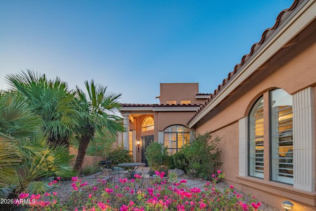 1054 E SHANGRI LA Road, Phoenix, AZ 85020