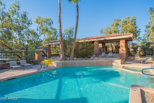 1054 E SHANGRI LA Road, Phoenix, AZ 85020